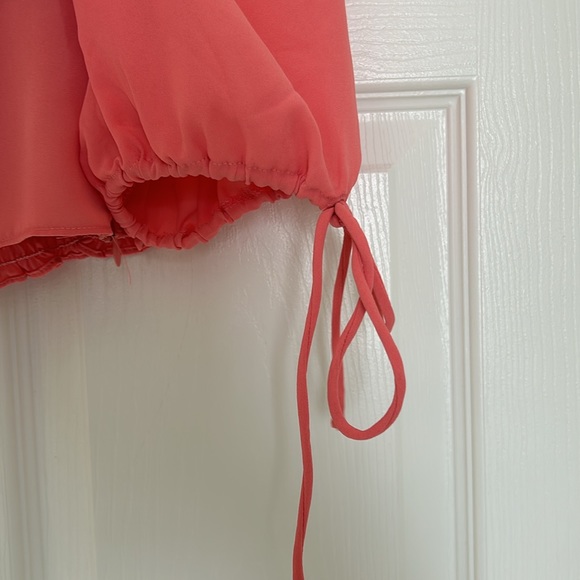 Superdown pink crop top with cinch - Picture 3 of 4